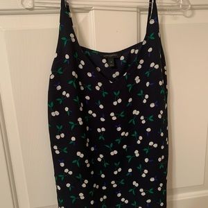 Banana Republic V Neck Classic Camisole - Medium
